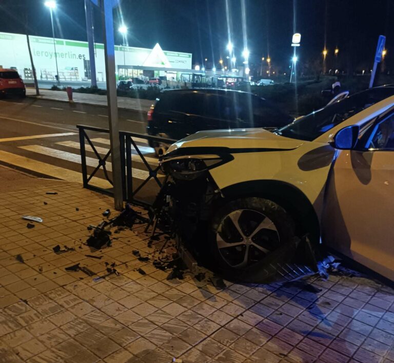 Aparatoso accidente de tráfico frente al Leroy Merlin de Ciudad Real