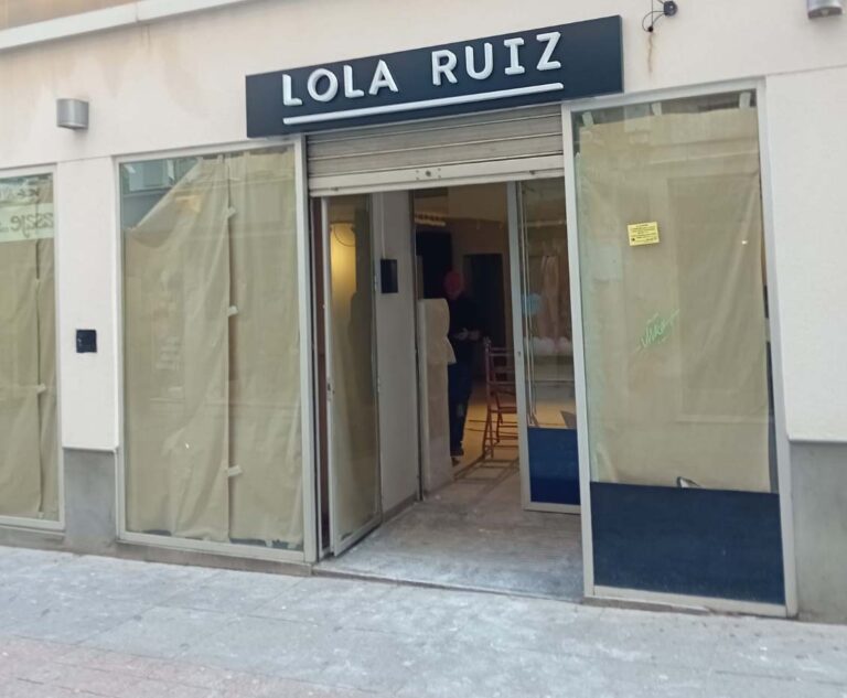 La firma de moda andaluza Lola Ruiz llega a la emblemática calle Aduana de Puertollano