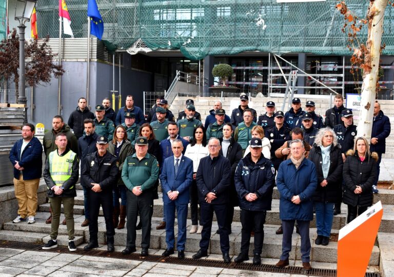 Puertollano expresa su apoyo a las Fuerzas de Seguridad en recuerdo a los dos guardias civiles fallecidos en Barbate