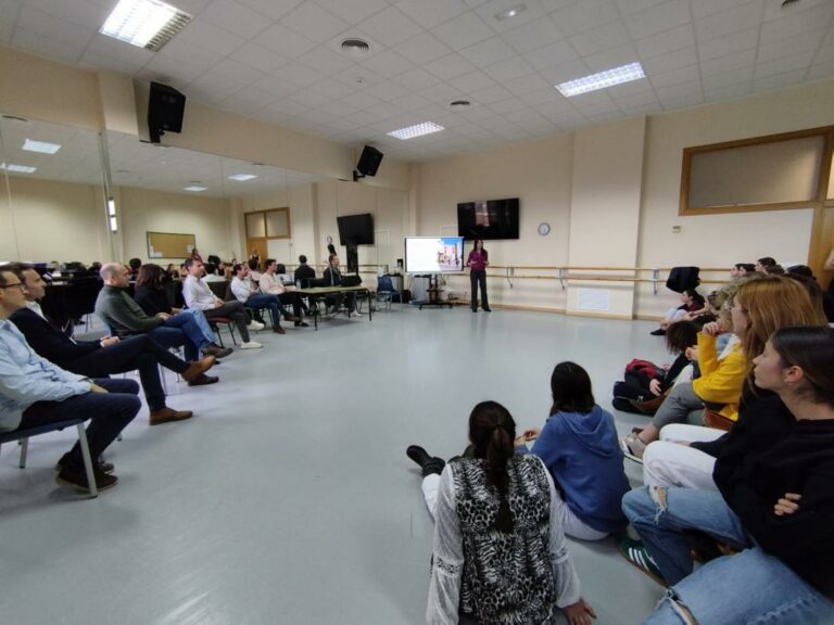 El Gobierno regional y el parque Puy du Fou España establecen sinergias para completar la formación de estudiantes de Danza y de la ESAD