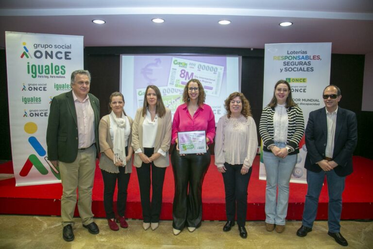 El Gobierno regional reconoce la labor de la ONCE en el lanzamiento de diez millones de cupones por el Día de la Mujer y el Día de la Igualdad Salarial