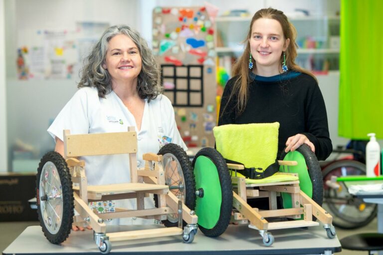 Terapia Ocupacional del Hospital de Parapléjicos colabora en un proyecto de ingeniería para la fabricación propia de una silla de ruedas infantil 