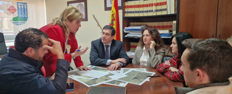 El presidente de la Diputación y la alcaldesa de Agudo colaboran para que el municipio destaque por su calidad de vida