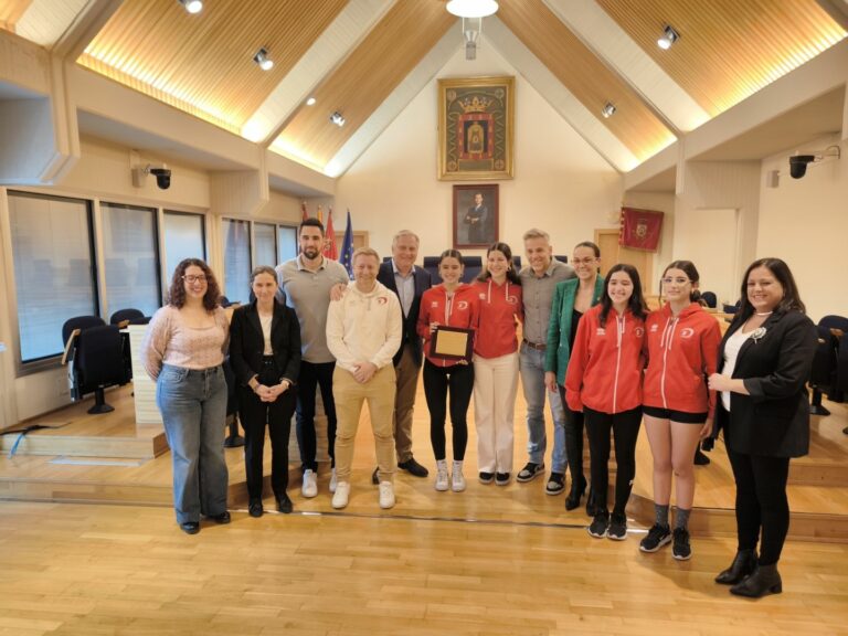 El Club Sportia recibe la Placa de Oro de la Real Federación Española de Patinaje