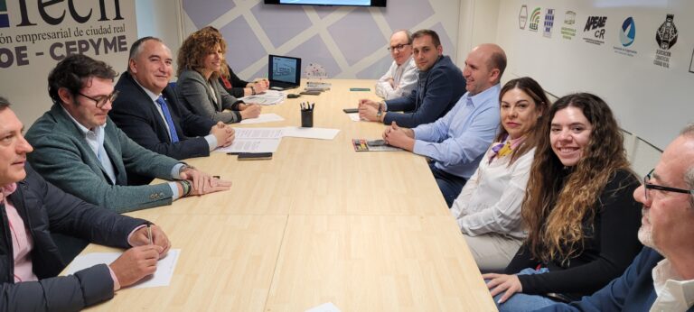 La Asociación de Transporte de Ciudad Real analiza el convenio colectivo y el próximo Congreso Nacional