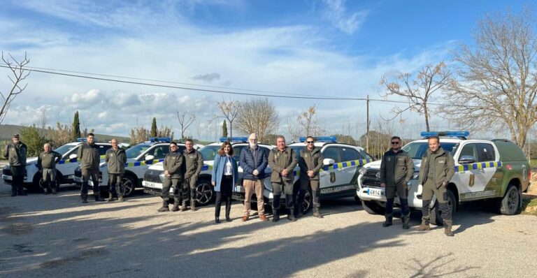 El Gobierno de García-Page entrega cinco nuevos vehículos al Cuerpo de Agentes Medioambientales de la provincia de Ciudad Real