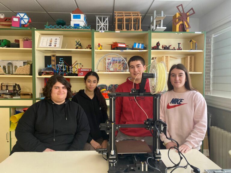 Alumnos del IES Mónico Sánchez de Piedrabuena participarán en el Desafío CanSat