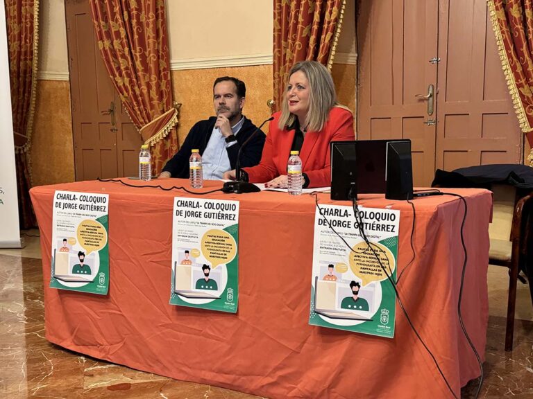 La Escuela de Familias aborda la problemática del consumo de pornografía en los menores