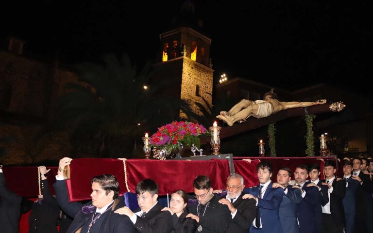 El II Vía Crucis de la Junta General de Cofradías recorrió las calles de Puertollano