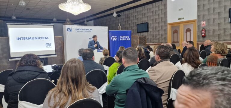 Más de un centenar de alcaldes y concejales del Partido Popular de la provincia se reúnen en Infantes