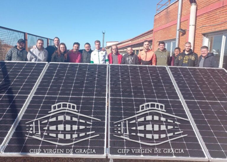 Puertollano: El alumnado del CP de Instalaciones Fotovoltaicas del CIFP «Virgen de Gracia» se incorpora a prácticas en empresas