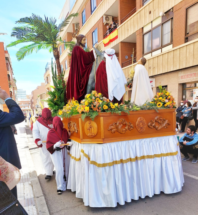 Puertollano: La salida de la procesión del Borriquillo contará con vallas decoradas con el escudo de la Junta de Cofradías