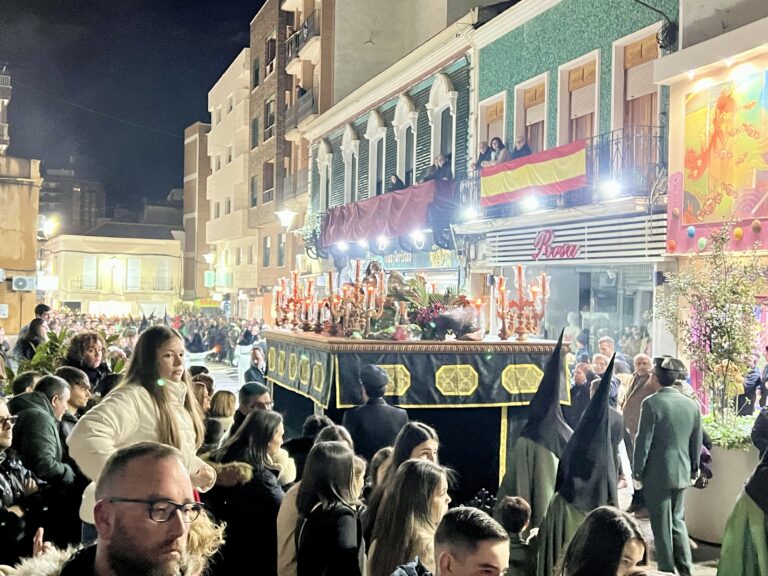 El paso del Santo Sepulcro a costal alivia el anhelo cofrade de Puertollano