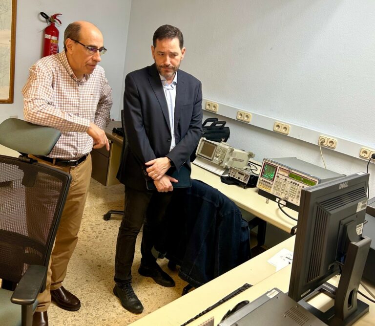 El subdelegado del Gobierno de España en Ciudad Real visita la Jefatura Provincial de Inspección de Telecomunicaciones