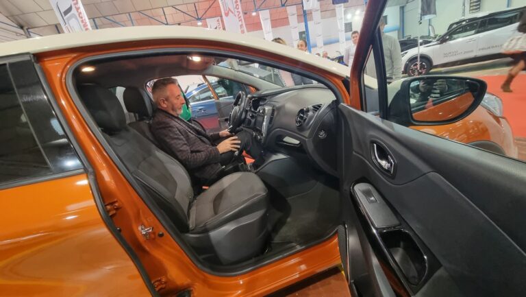 Jesús Martín inaugura el XXVIII Salón del Automóvil y el XIII Salón de Vehículos de Ocasión