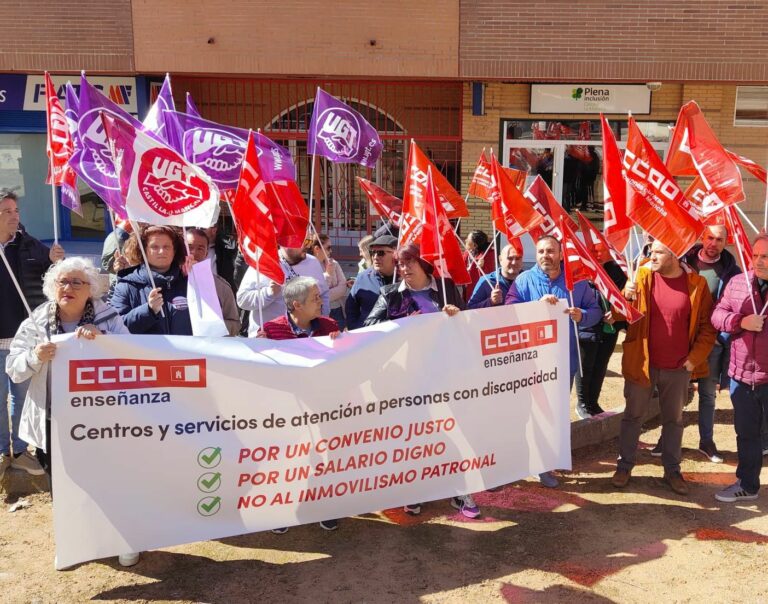 Trabajadores de los centros y servicios de atención a personas con discapacidad se movilizan para exigir condiciones dignas