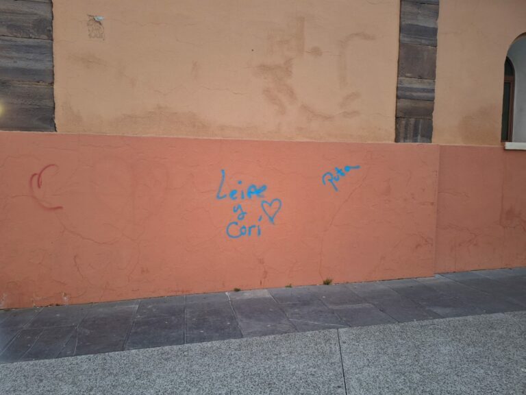 La Casa de Baños de Puertollano, pintarrajeada de nuevo