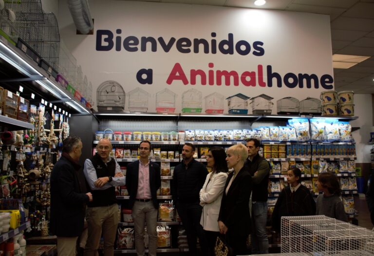 Animal Home, el «hiper de las mascotas», inauguró este sábado su tienda de Puertollano