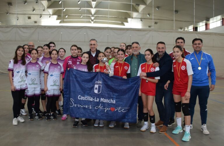 El equipo femenino EDM Balonmano Puertollano Rojo, campeón provincial