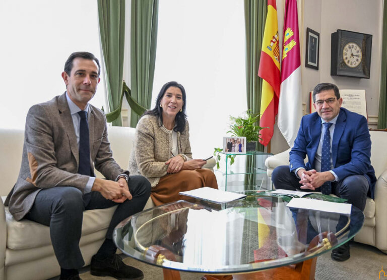 Valverde comienza un periodo de colaboración con los centros de formación EFA para apoyar iniciativas que enriquezcan la educación en la provincia