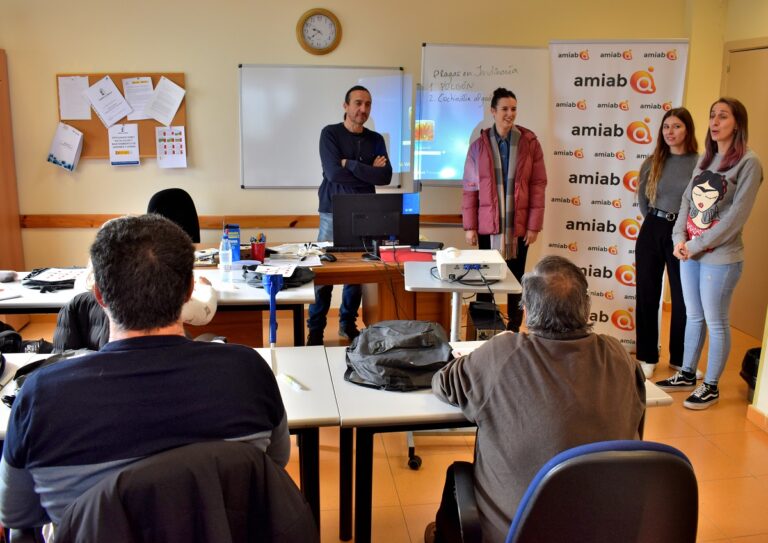 Puertollano: Desempleados con discapacidad buscan su futuro laboral en el mantenimiento de jardines y zonas verdes