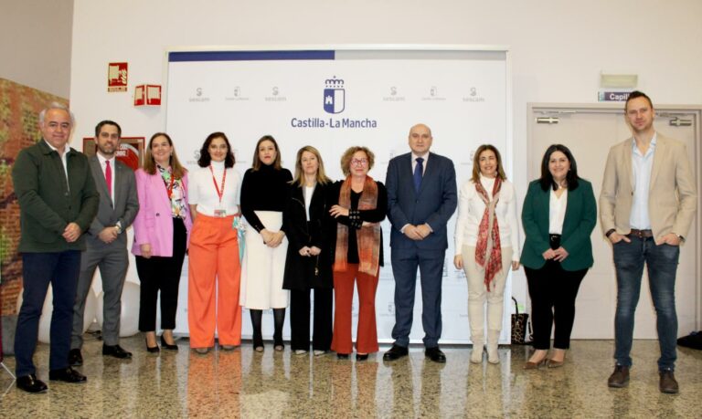 El Gobierno regional reafirma su compromiso por seguir mejorando la calidad de la atención a las personas con dolor crónico