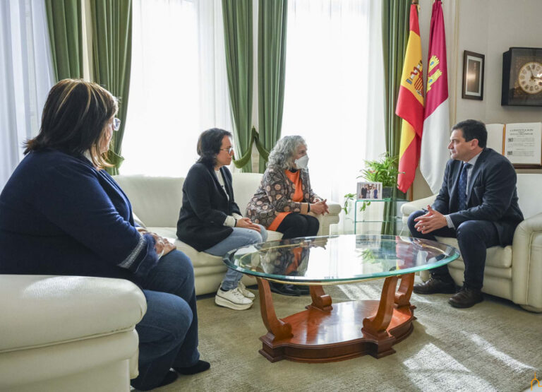 La Asociación SFC-SQM solicita apoyo al presidente de la Diputación de Ciudad Real para hacer visibles la encefalomielitis miálgica y la sensibilidad química múltiple