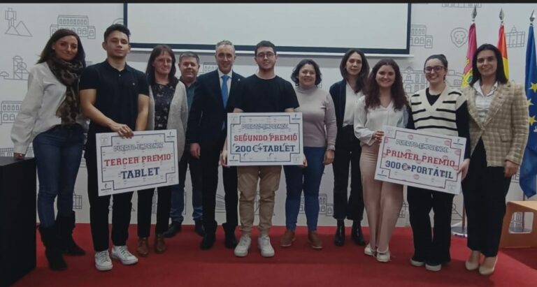 Puertollano: Nuria Paredes y Nerea Colado ganan el certamen Puerto-Emprende