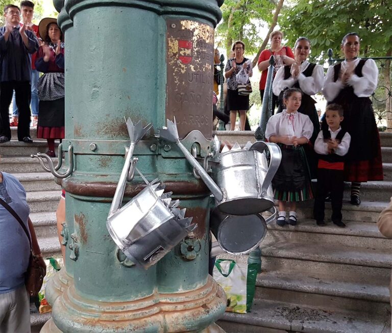Un BIC que pide agua en jarros
