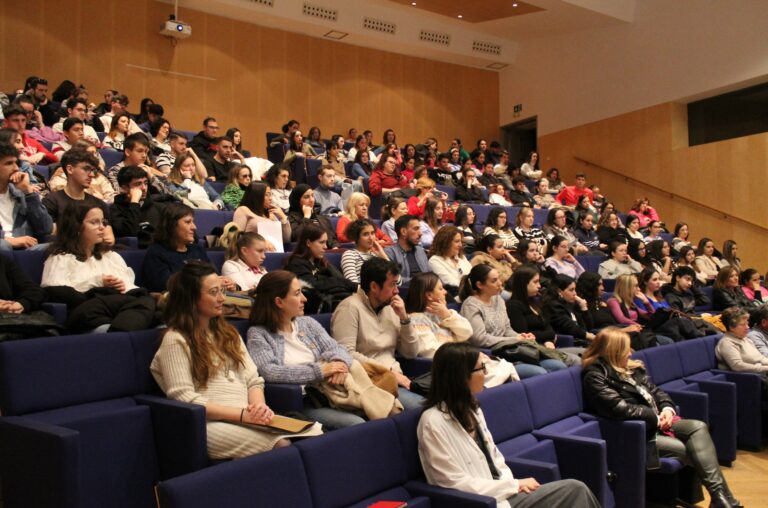 La Gerencia de Ciudad Real celebra una jornada sobre humanización con alumnos de ciclos formativos sociosanitarios del IES Torreón del Alcázar