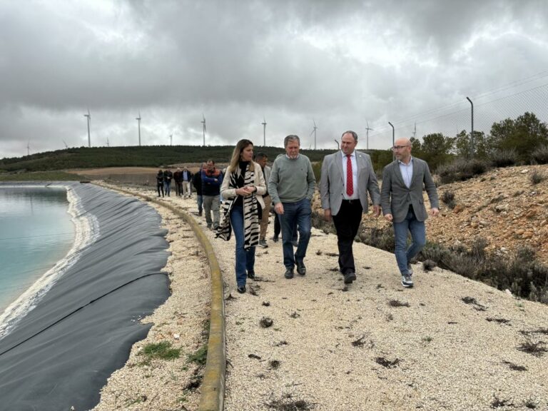 El Gobierno regional aumentará de 15,3 a casi 35 millones el presupuesto de la última convocatoria de ayudas al regadío para responder a todos los proyectos presentados