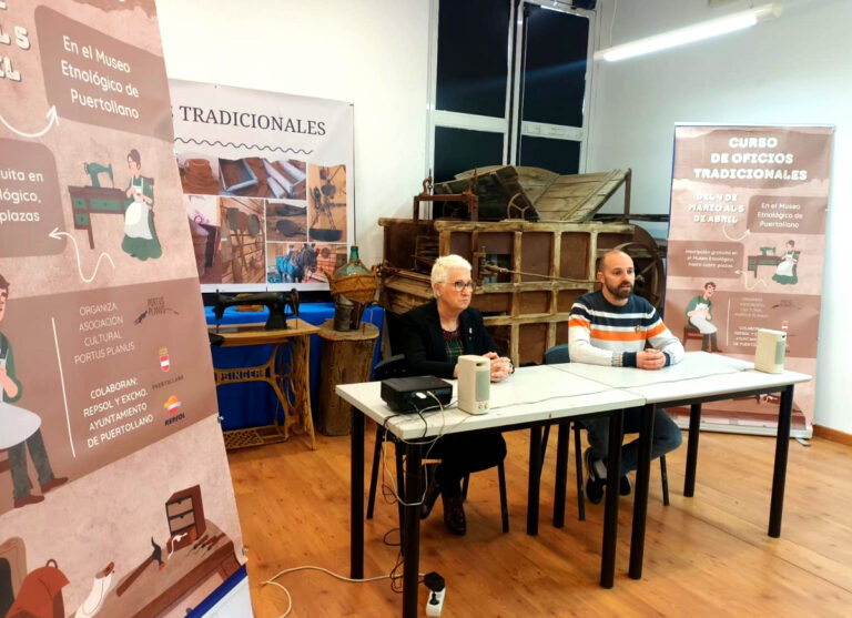 Puertollano: Portus Planus inicia el curso de oficios tradicionales con elaboración artesana de zambombas