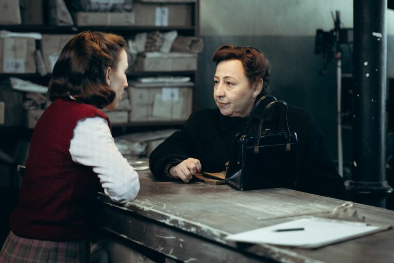 «Tratamos demasiado bien a las mujeres»: Ópera prima de Clara Bilbao