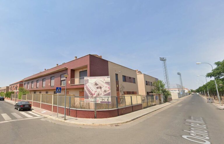 El «banco malo» subasta 16 viviendas de una misma urbanización en Miguelturra