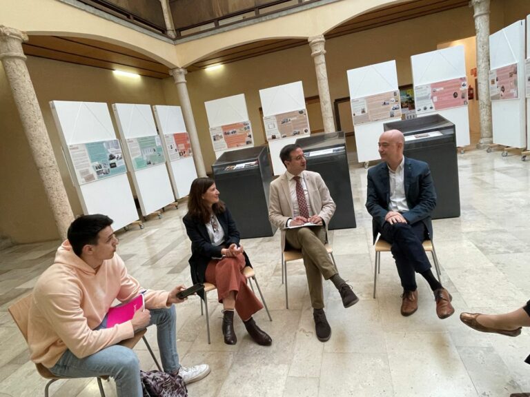 La Facultad de Humanidades de Toledo acoge una muestra itinerante sobre la diversidad religiosa en España