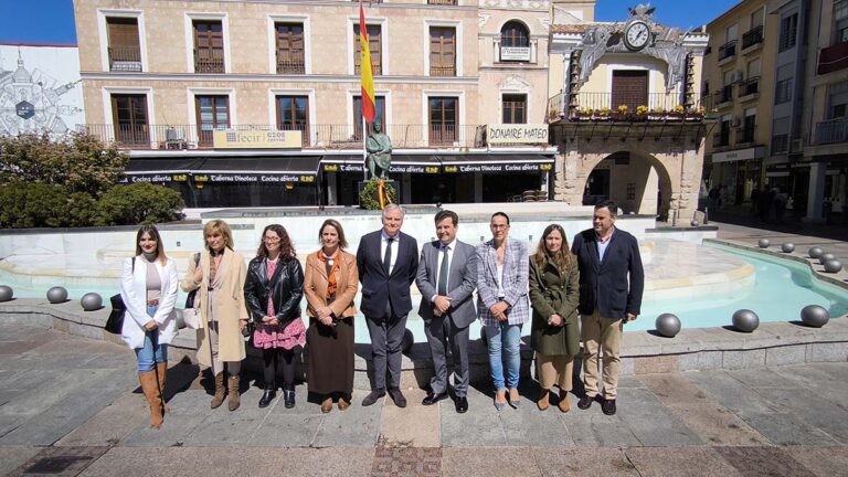 El Ayuntamiento de Ciudad Real rinde homenaje a su fundador Alfonso X El Sabio en el 740 aniversario de su fallecimiento