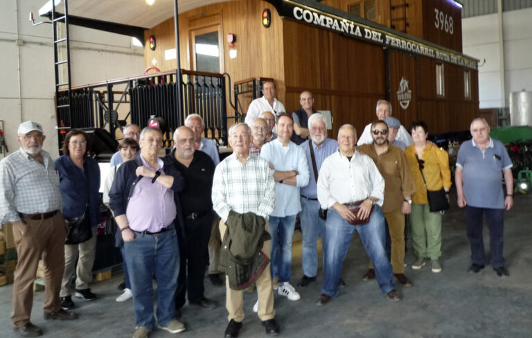 La ACFCR visita las instalaciones de MARE, empresa está dedicada a la rehabilitación de material ferroviario, en Manzanares
