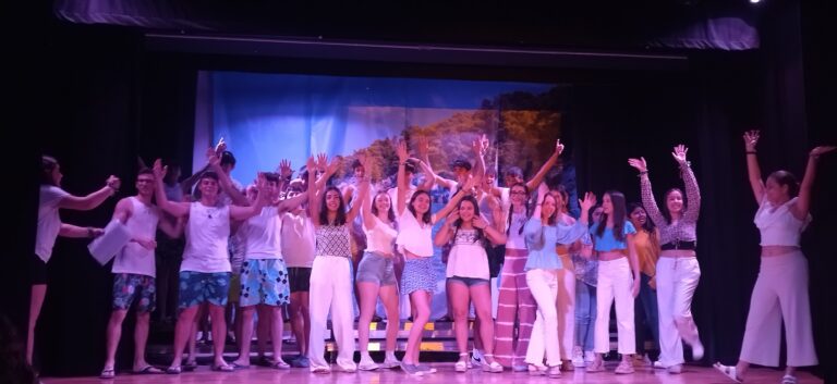 Más de cien adolescentes de Ciudad Real ponen en escena el musical «Mamma Mía»