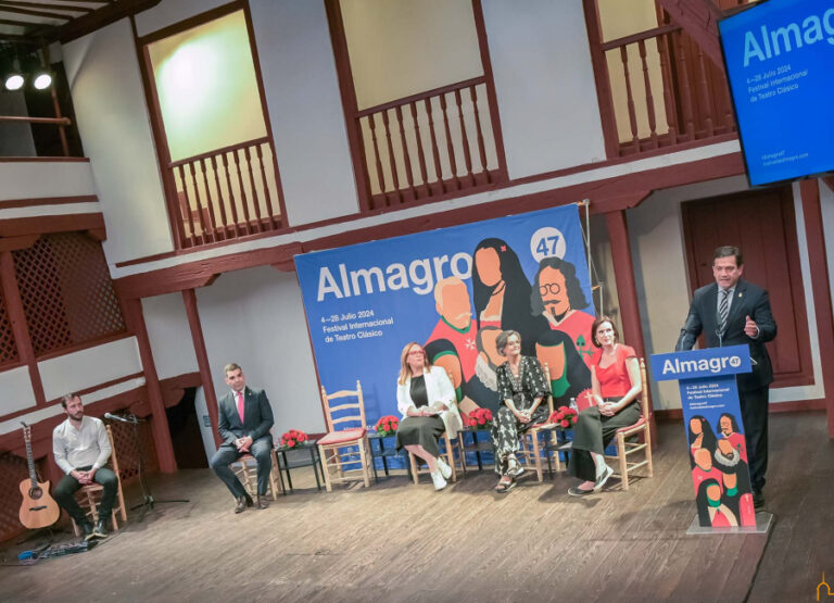 Valverde explicita el potencial cultural, social y económico del Festival de Almagro y anuncia que la Diputación lo distinguirá como “Quijote de la Provincia”