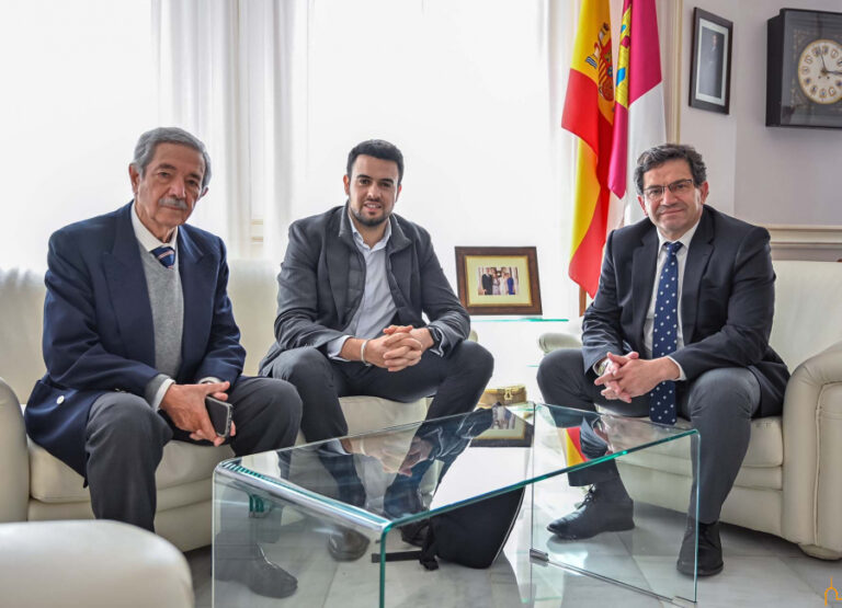 El Aeropuerto de Ciudad Real pide ayuda a la Diputación para lograr dos grandes proyectos