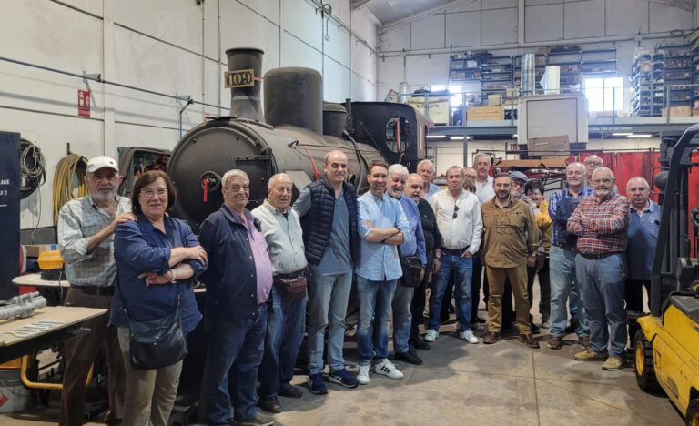 La Asociación Ferroviaria de Ciudad Real visita las instalaciones de MARE en Manzanares, dedicada a la rehabilitación de material