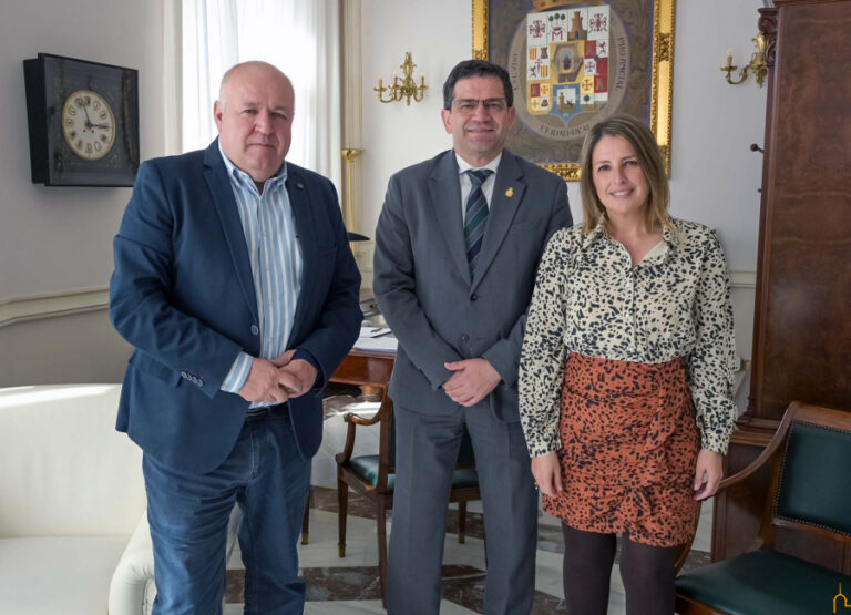 El alcalde de Almuradiel agradece el apoyo de la Diputación al plan nutricional para mayores y la renovación de las redes de agua potable