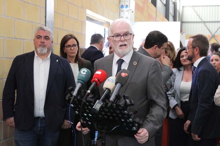 El Gobierno regional defiende la caza sostenible, una actividad dinamizadora de las zonas rurales que genera 14.000 empleos y 600 millones