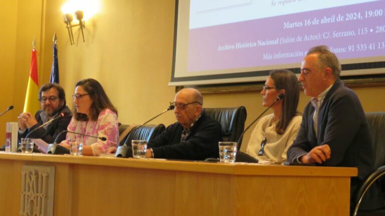 Presentación de Intrigas provincianas y otros entretenimientos de José Manuel Ponte