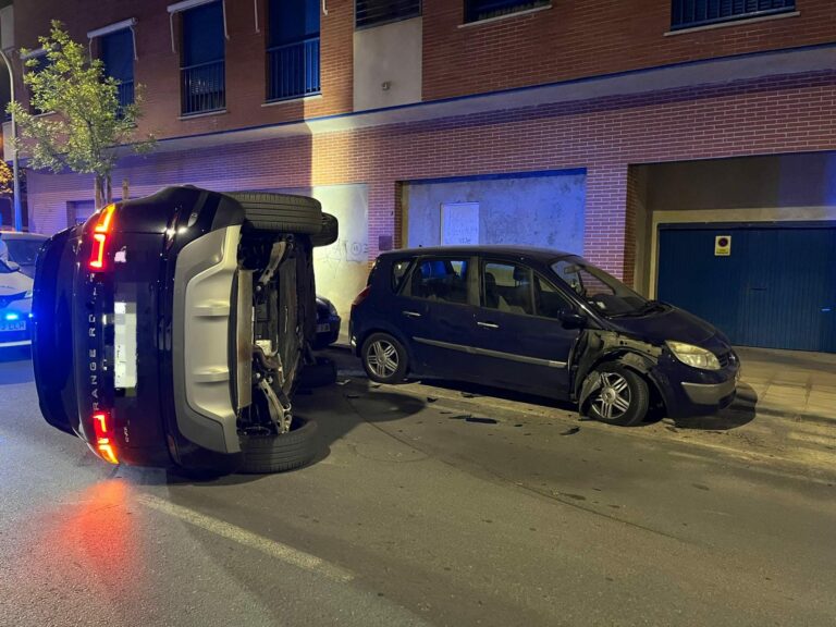 Ciudad Real: Un conductor bebido pierde el control y acaba volcando