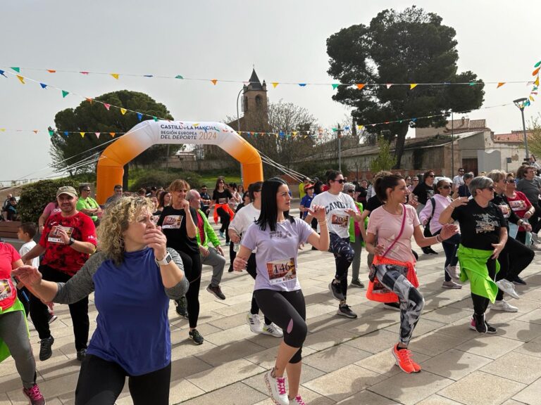 Alrededor de 250 personas se dan cita en los 7000 pasos x Villarta de San Juan, en el día mundial de la Salud