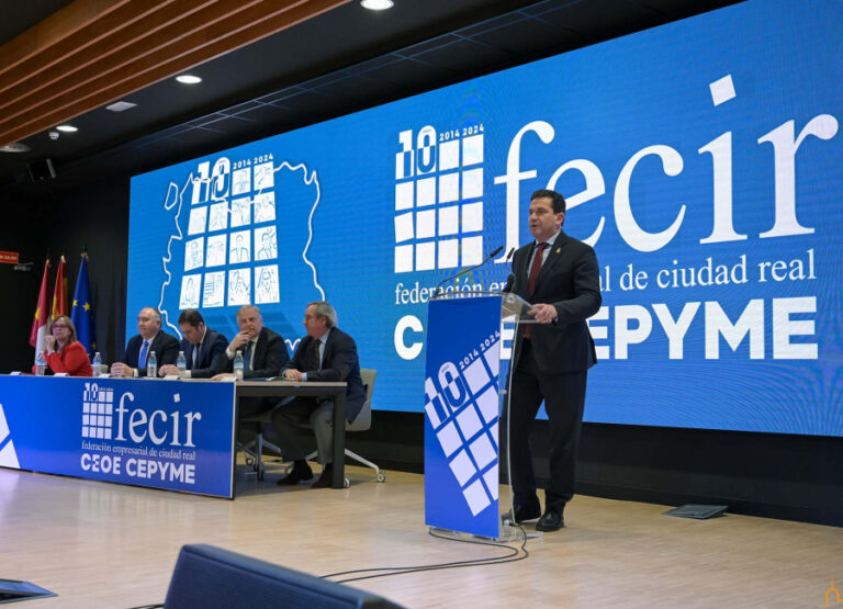 Valverde destaca la importancia del trabajo conjunto entre el tejido empresarial y las administraciones para desarrollar las potencialidades de Ciudad Real