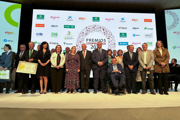 El Gobierno de Castilla-La Mancha felicita a Cooperativas Agroalimentarias por sus 35 años de trabajo vertebrando a la región