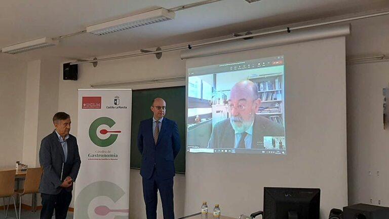 La Cátedra de Gastronomía de la UCLM acerca las innovaciones en marketing agroalimentario a la Facultad de Ciencias Sociales de Cuenca
