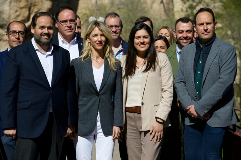 Núñez pregunta a Page si va a seguir poniendo los votos del PSOE-CLM en el Congreso a disposición de Sánchez para pactar con Bildu